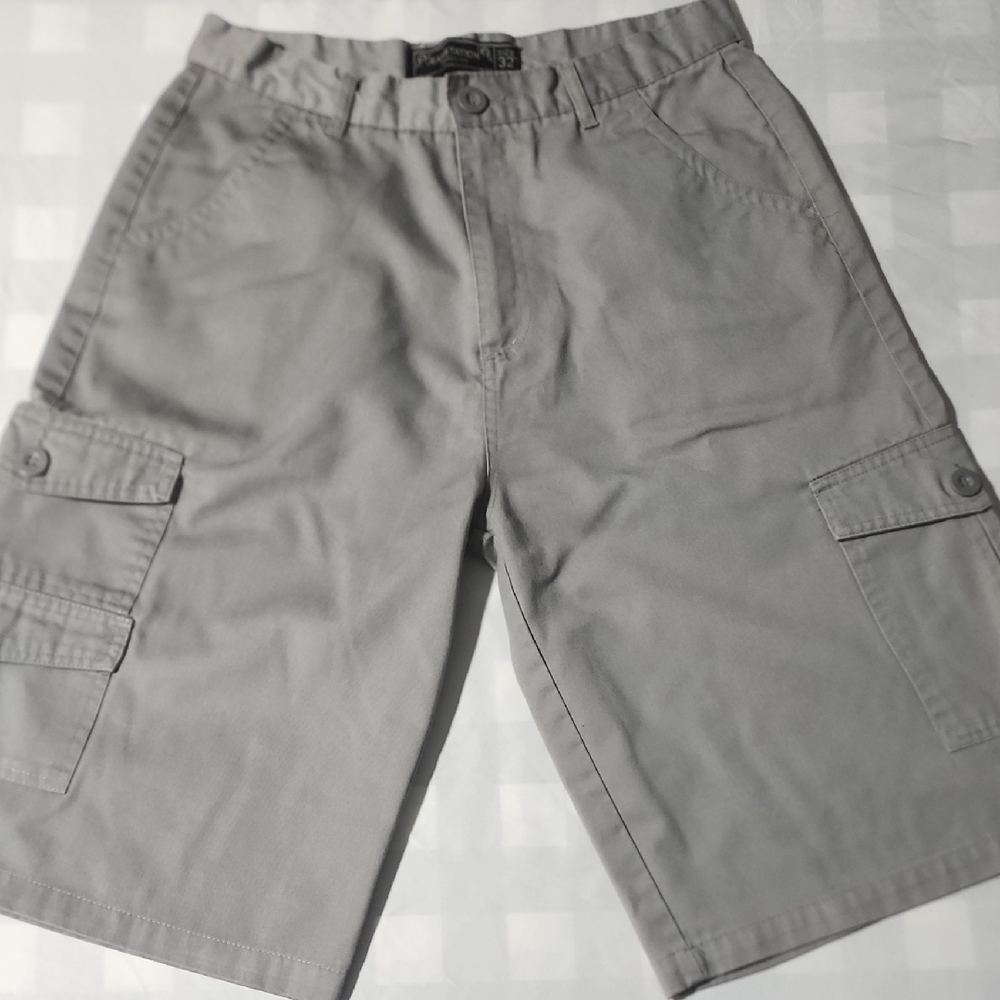 Classic Men's Cargo Shorts in Light Gray